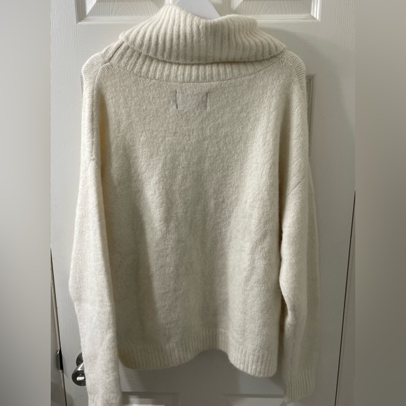 UGG NWOT Women's Lylah Rollneck Sweater in Cream Oversized 27” PTP - Picture 12 of 13